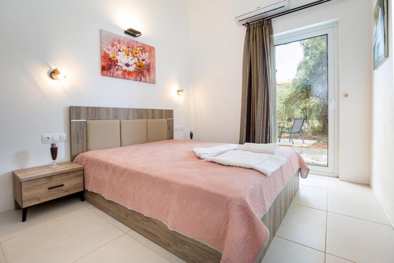 Avgoustidis Apartments 리메나리아 외부 사진