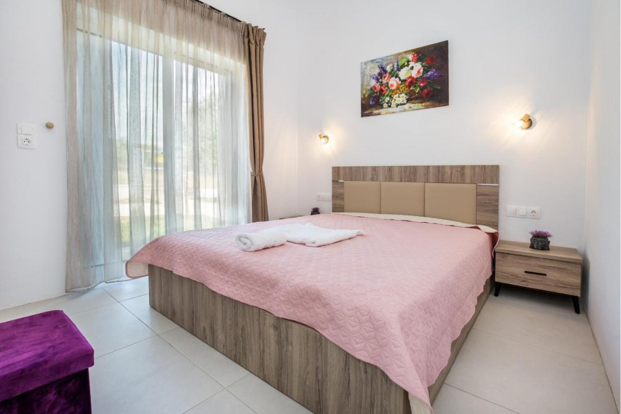Avgoustidis Apartments 리메나리아 외부 사진
